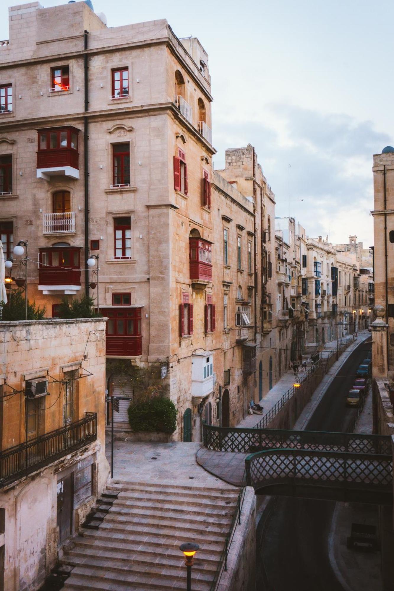 Comfortable 1Br Home With Maltese Balcony In Valletta By 360 Estates Exterior photo